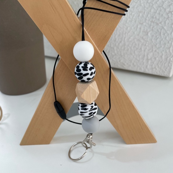 Bracelet Keychain Silicone Wood Beads/Lanyard Teacher Badge Holder Gift Set - Picture 7 of 8